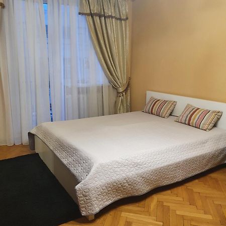 Затишна квартира в Луцьку Экстерьер фото